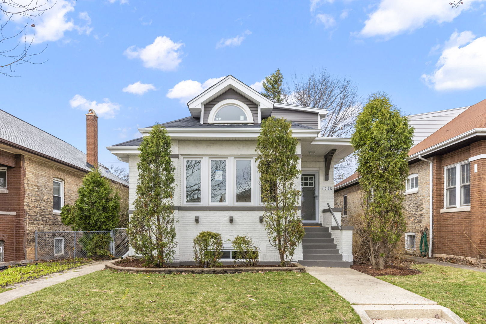 1225 N Harvey Avenue