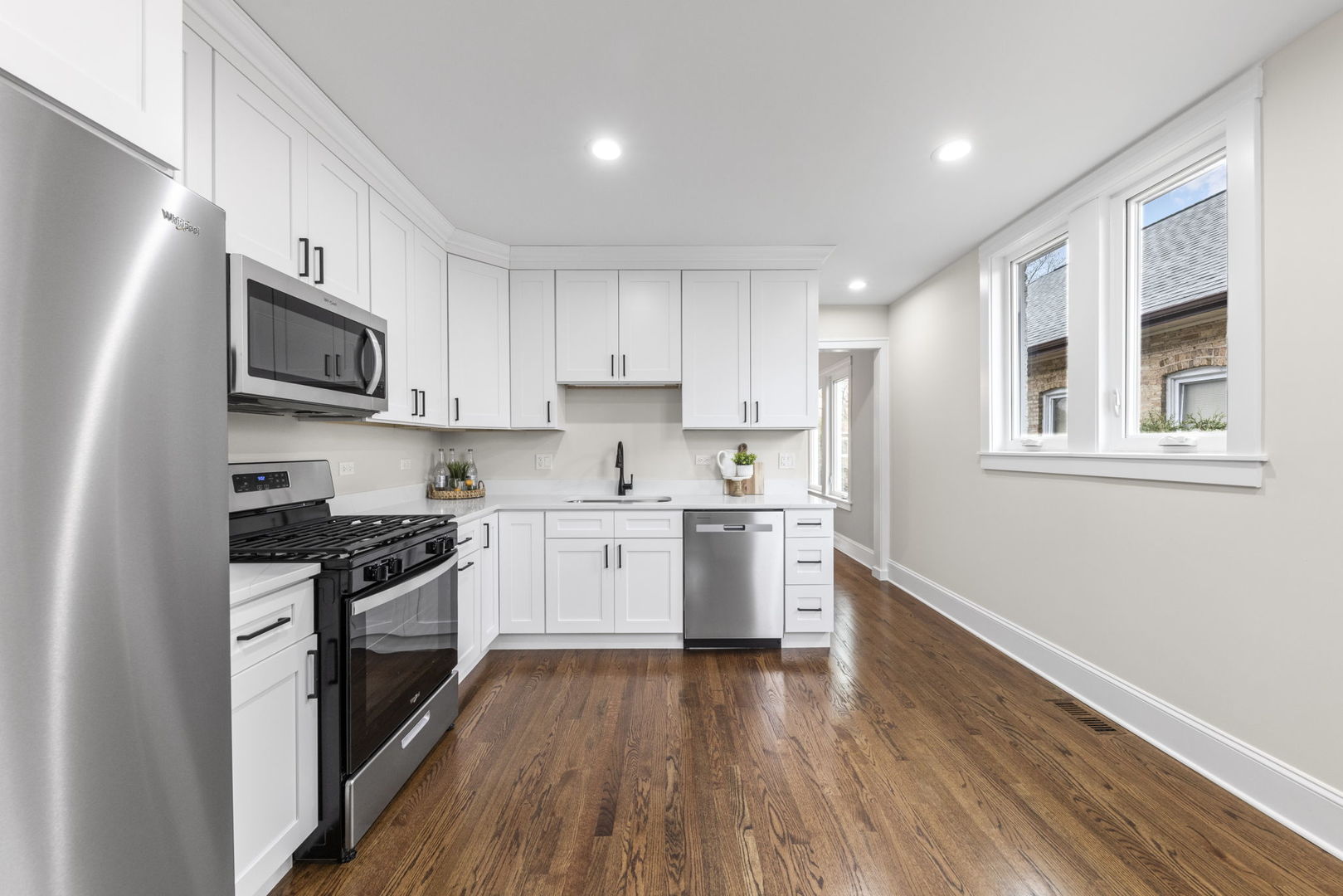 1225 N Harvey Avenue