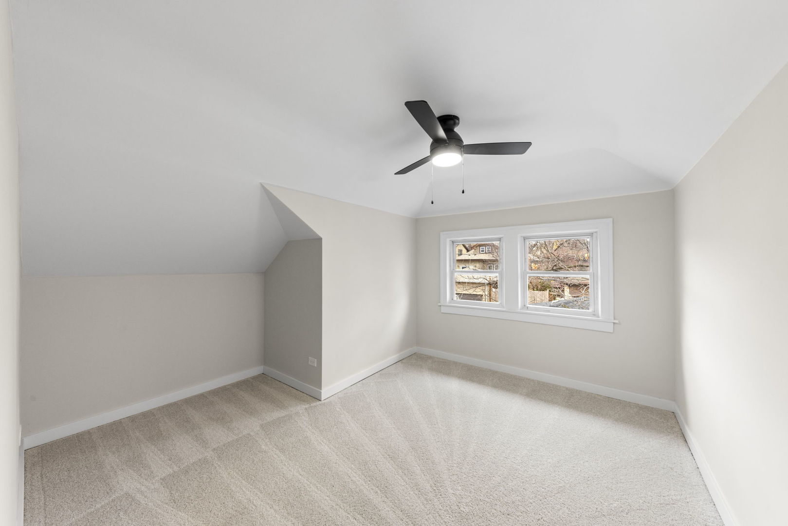 1225 N Harvey Avenue