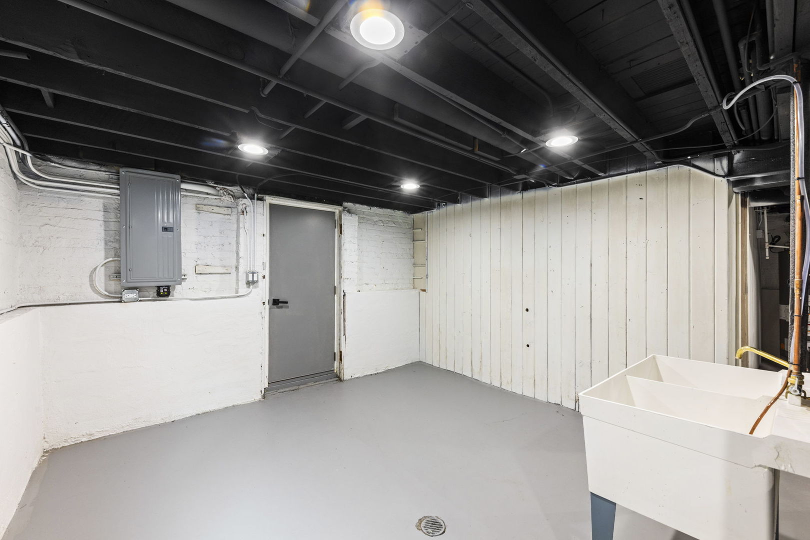 1225 N Harvey Avenue