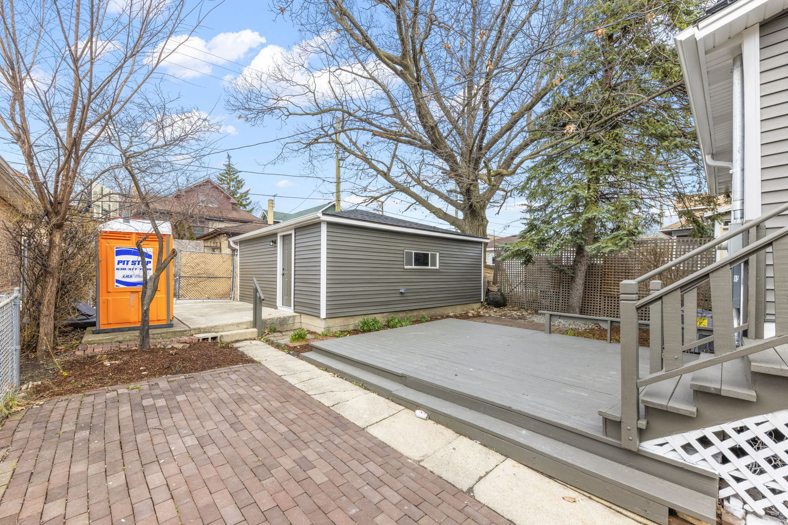 1225 N Harvey Avenue