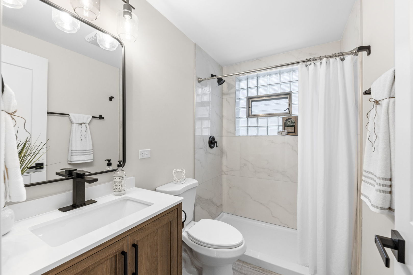 1225 N Harvey Avenue