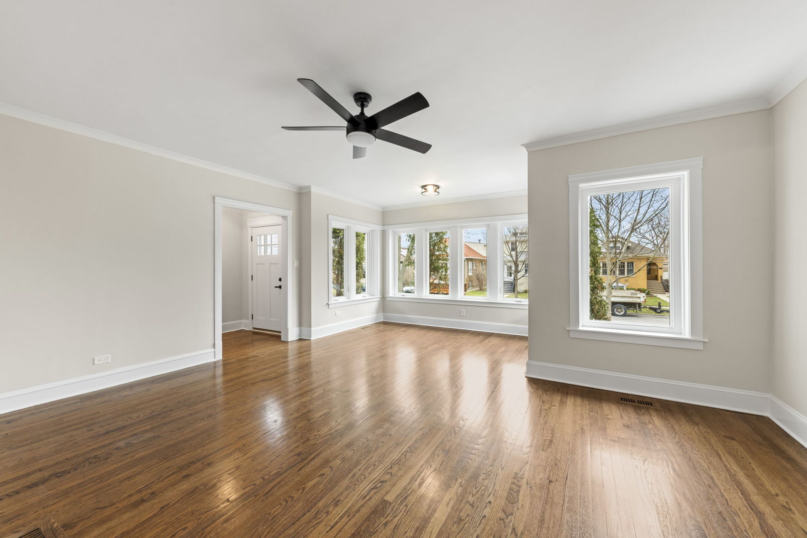 1225 N Harvey Avenue