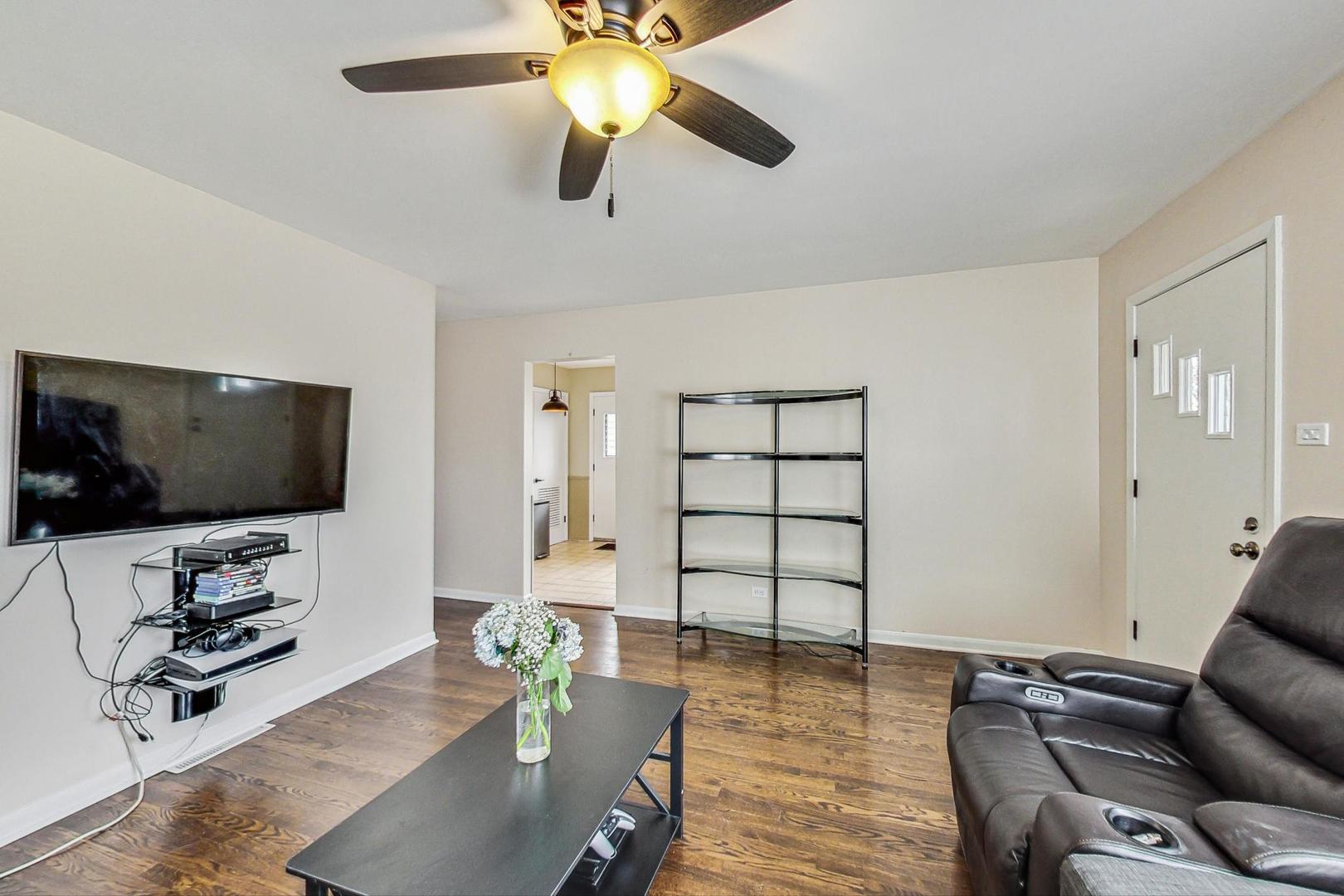 6820 W Crandall Avenue