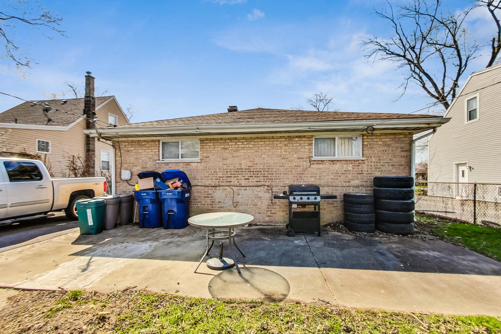 6820 W Crandall Avenue