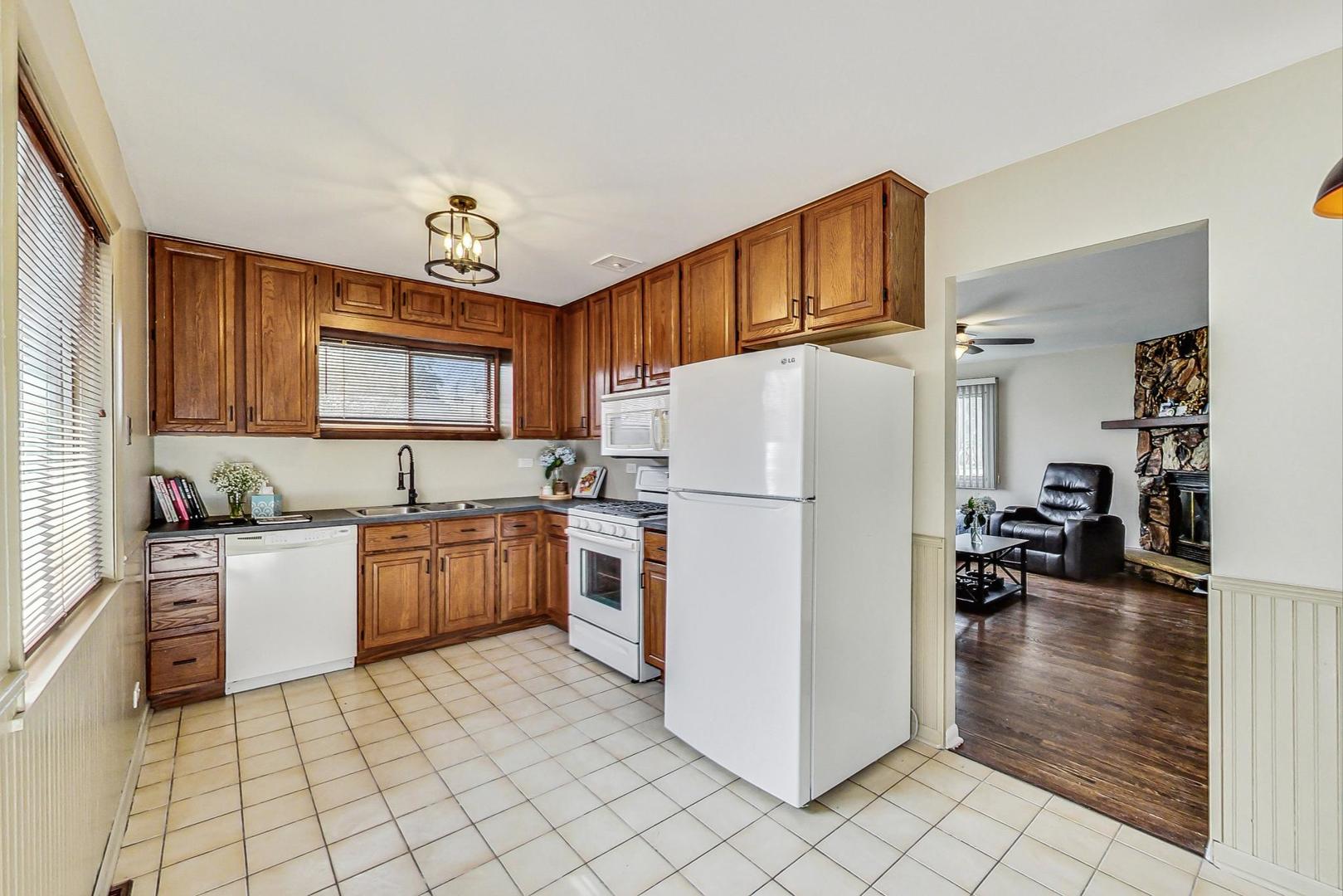 6820 W Crandall Avenue