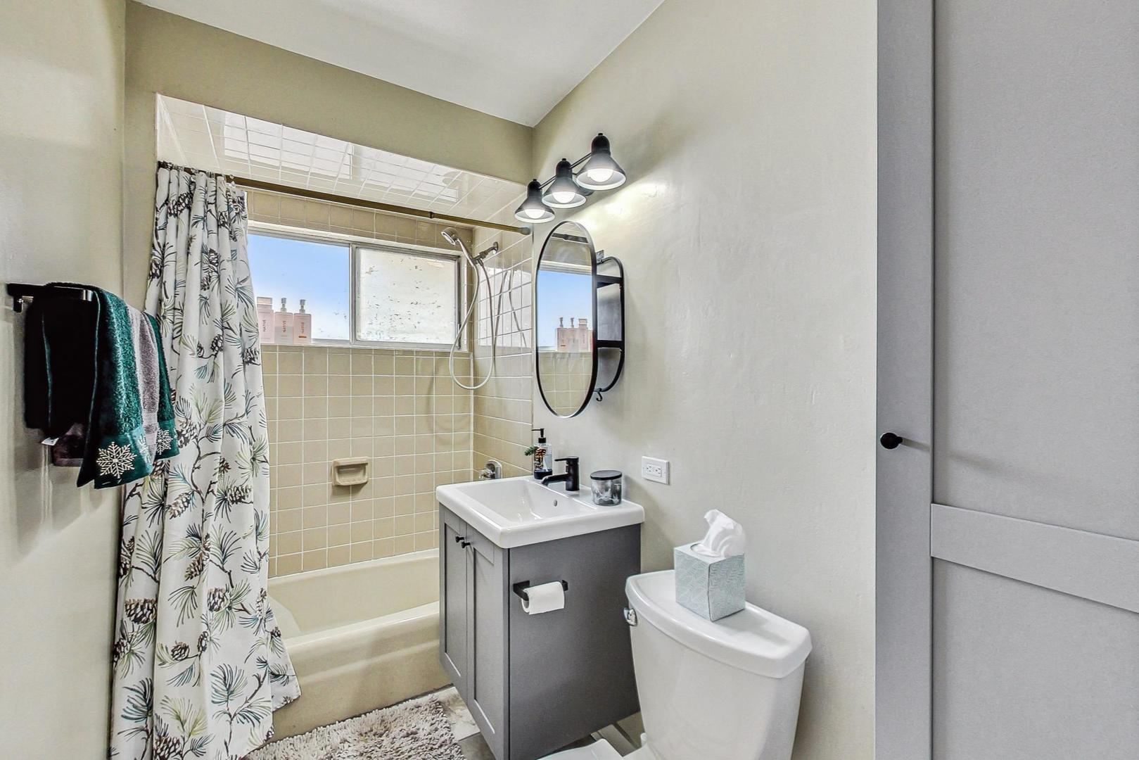 6820 W Crandall Avenue