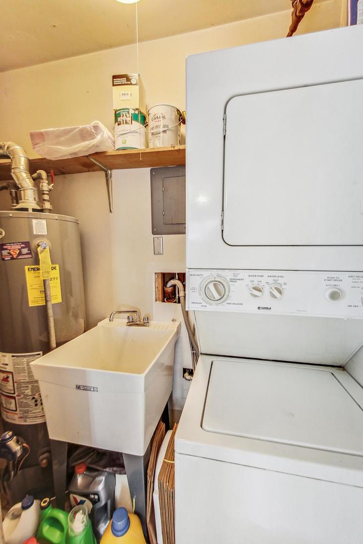 6820 W Crandall Avenue