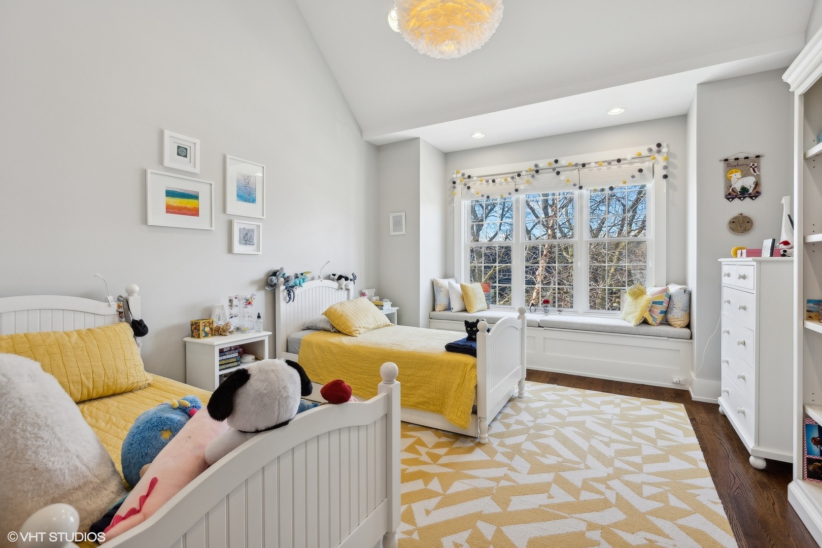 4539 N Seeley Avenue