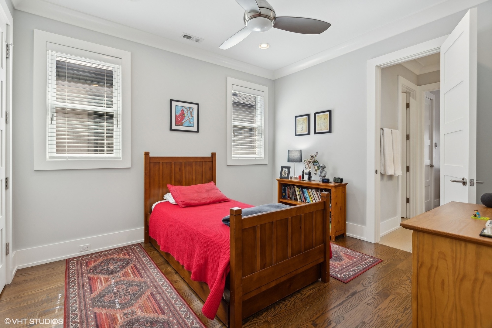 4539 N Seeley Avenue