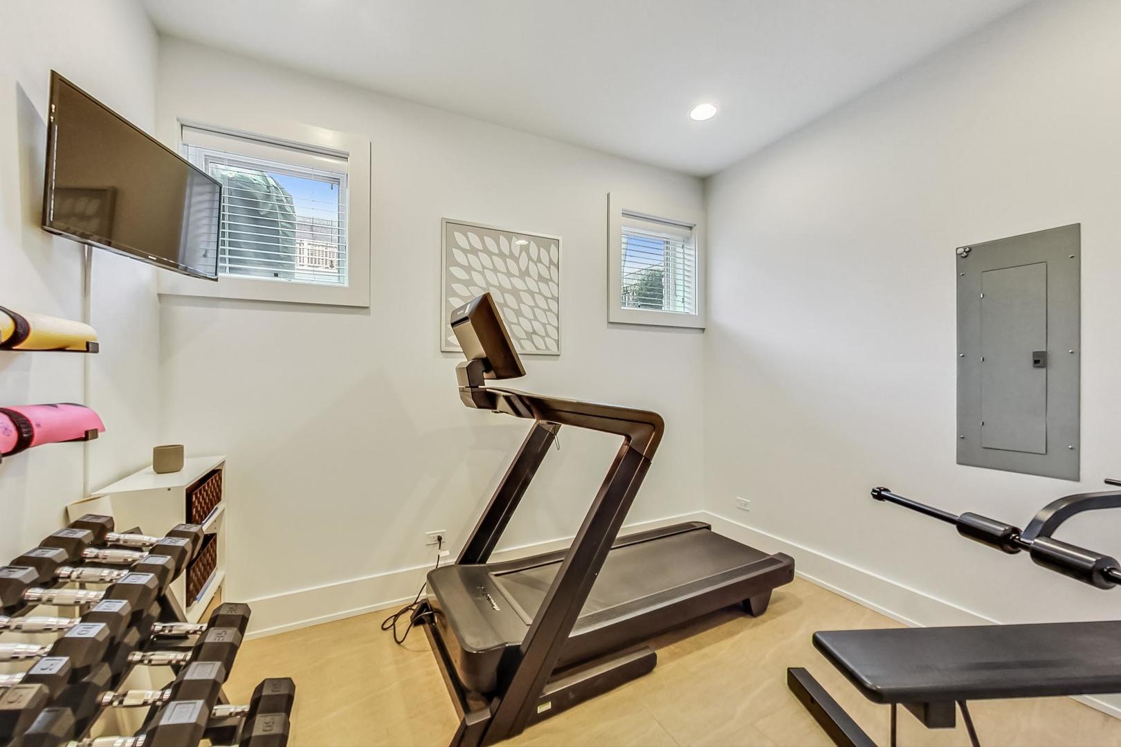 4539 N Seeley Avenue