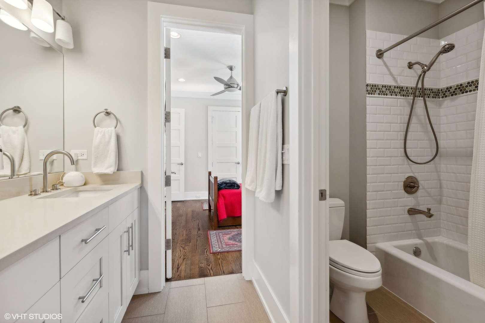 4539 N Seeley Avenue