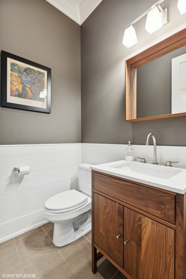 4539 N Seeley Avenue