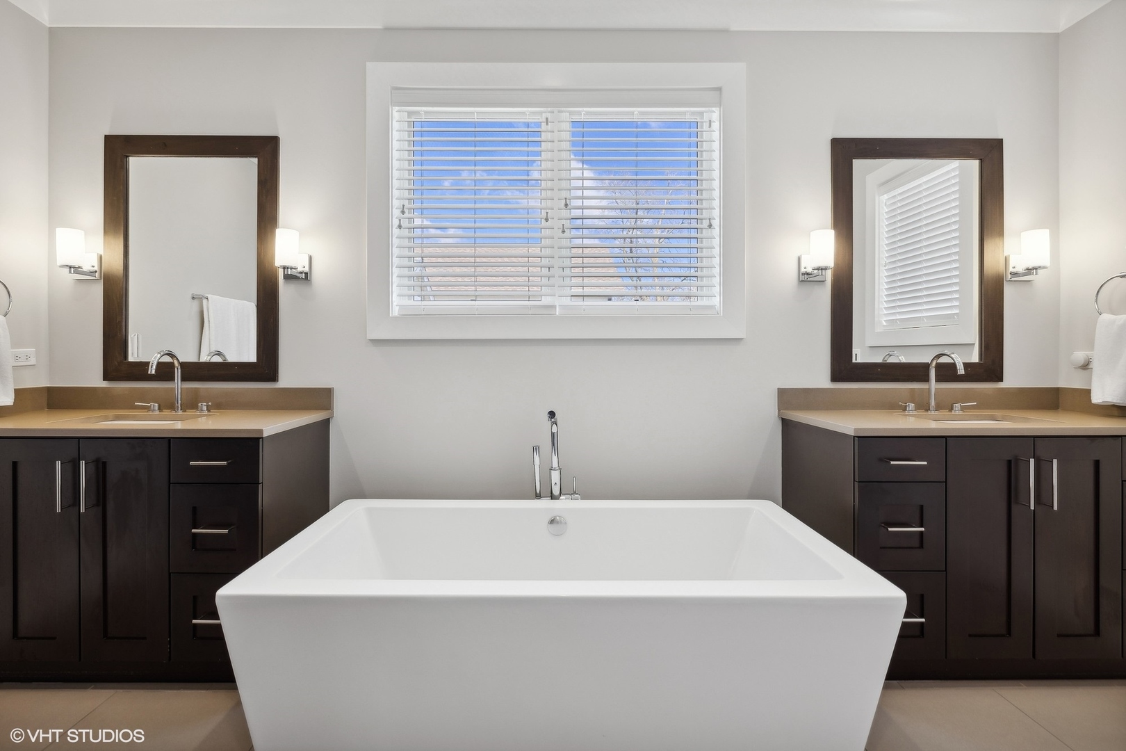 4539 N Seeley Avenue