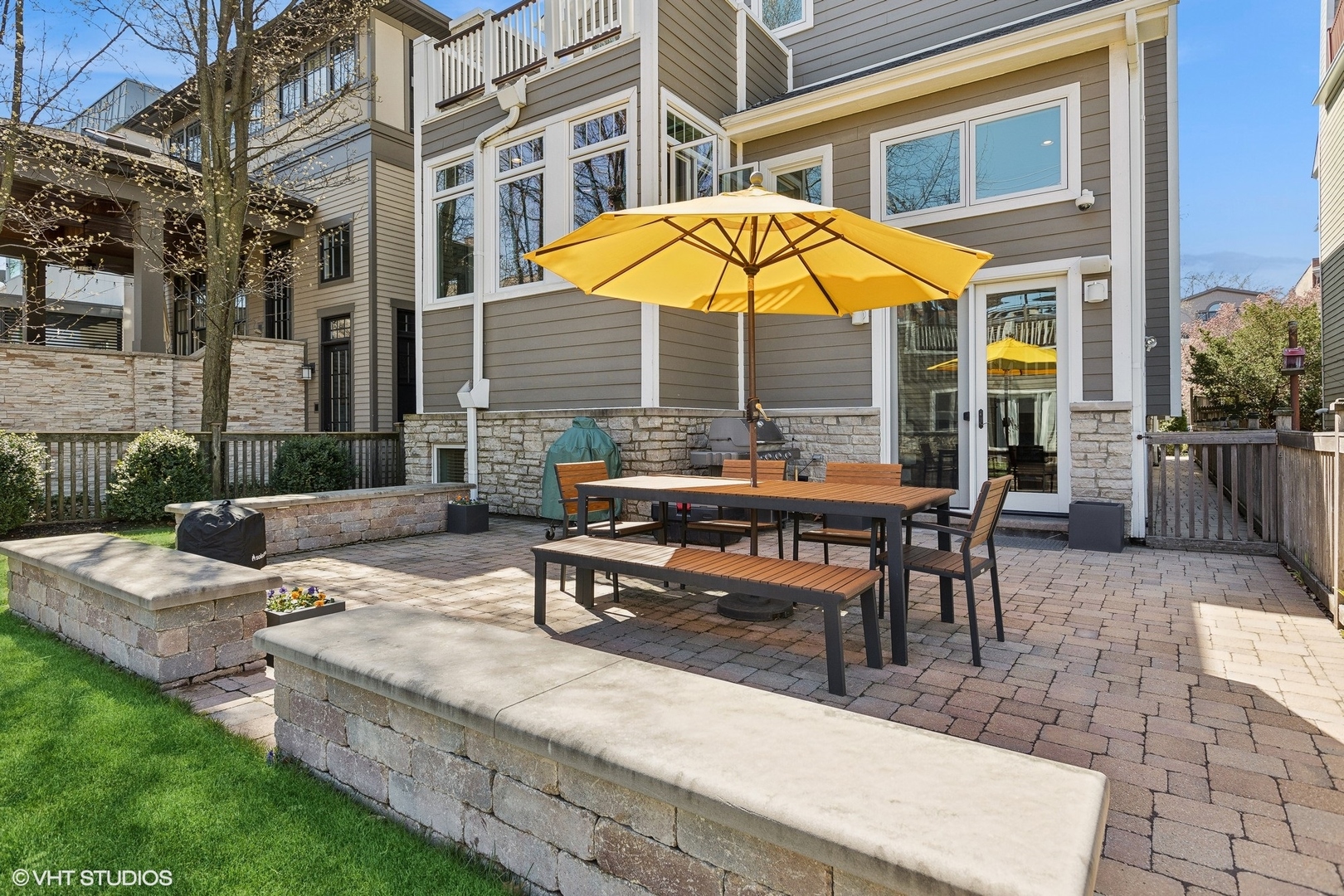 4539 N Seeley Avenue