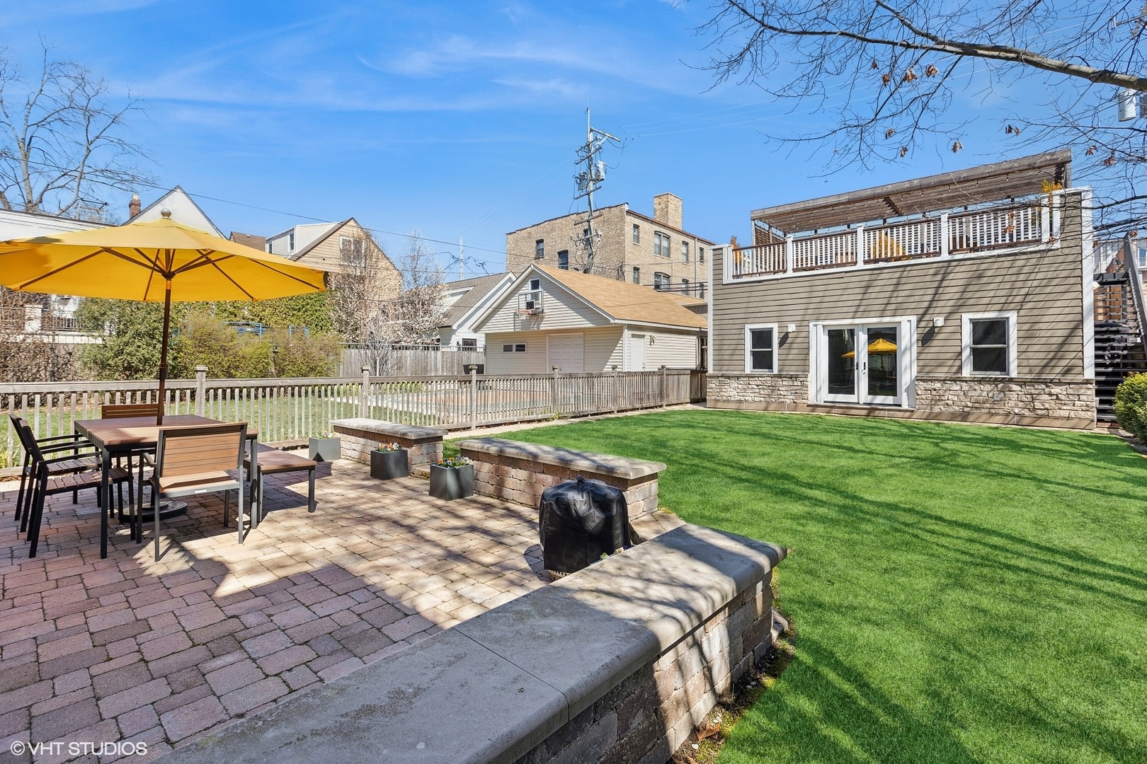 4539 N Seeley Avenue