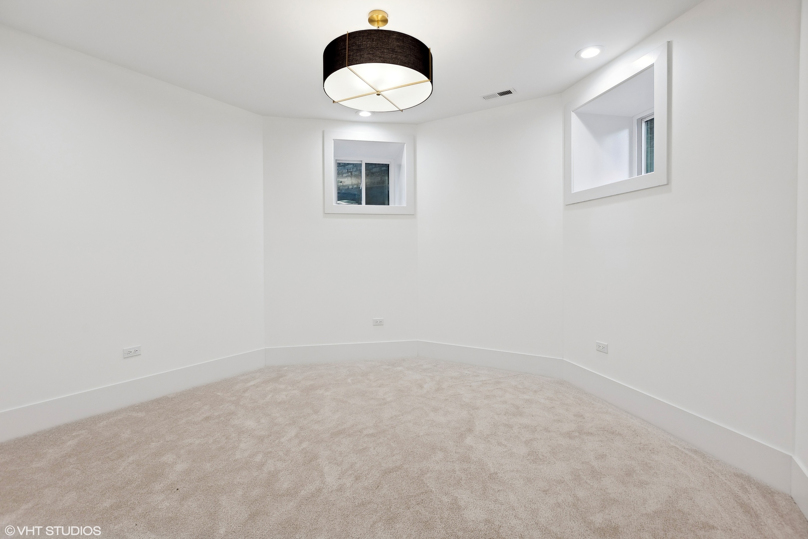 3725 N Oakley Avenue