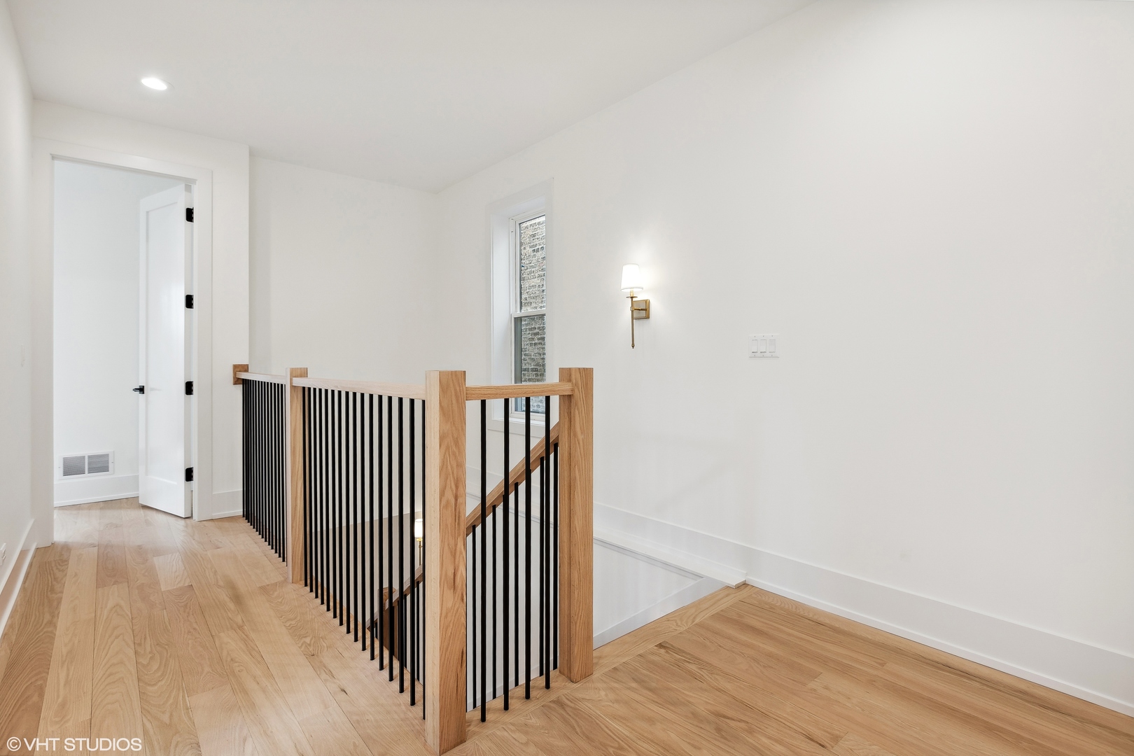 3725 N Oakley Avenue