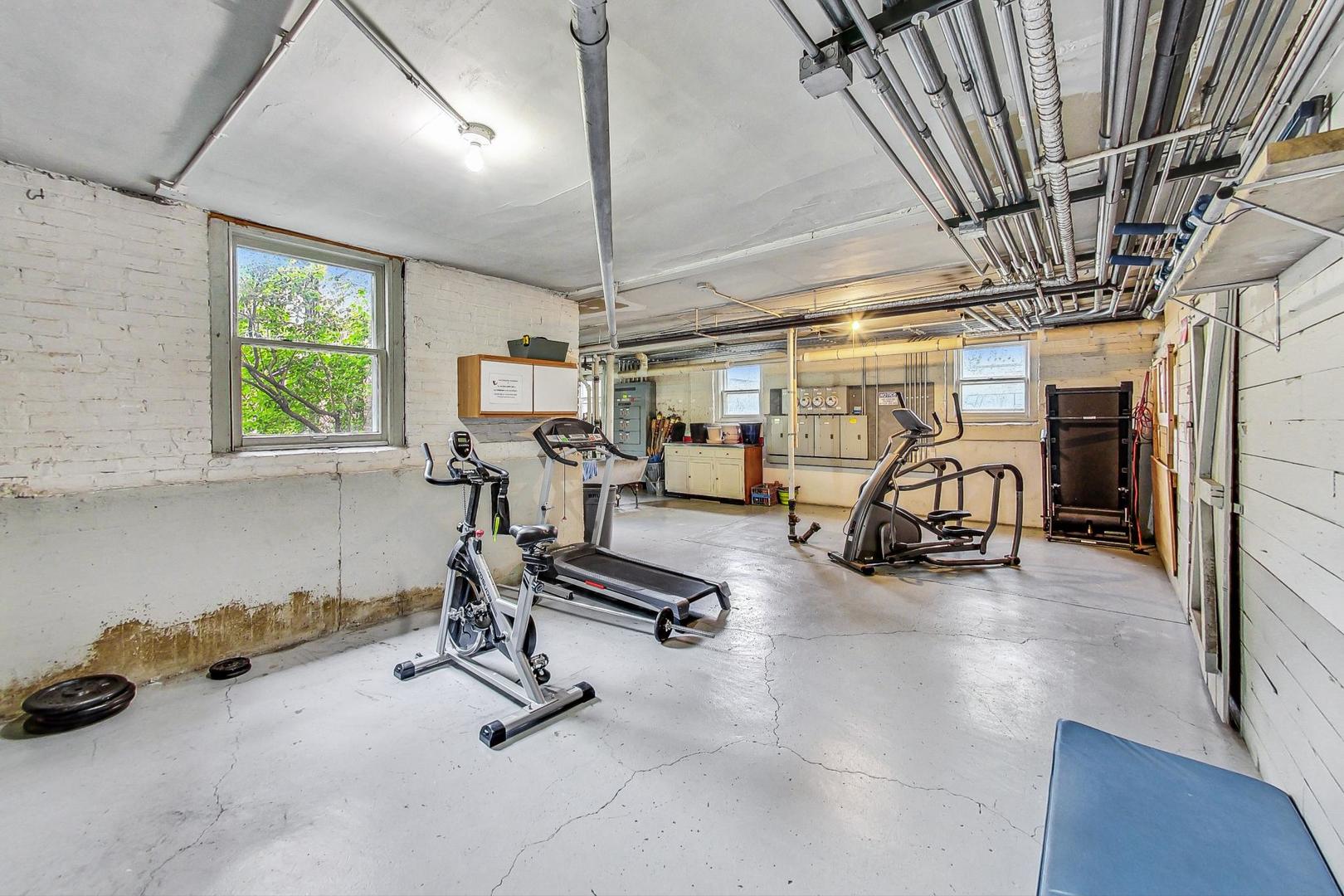 813 Ridge Avenue Unit: 3