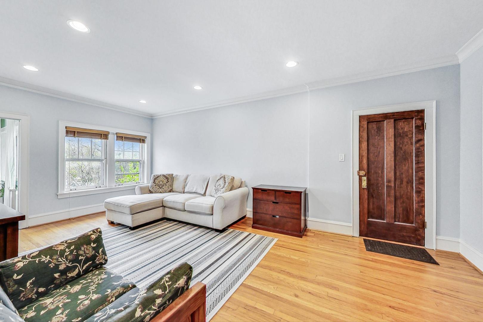 813 Ridge Avenue Unit: 3