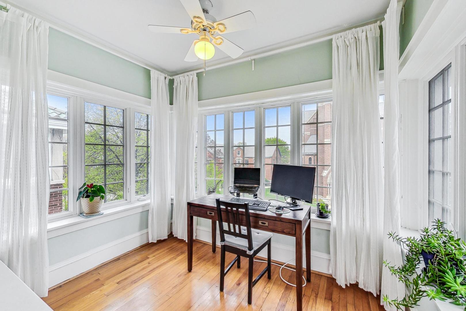 813 Ridge Avenue Unit: 3