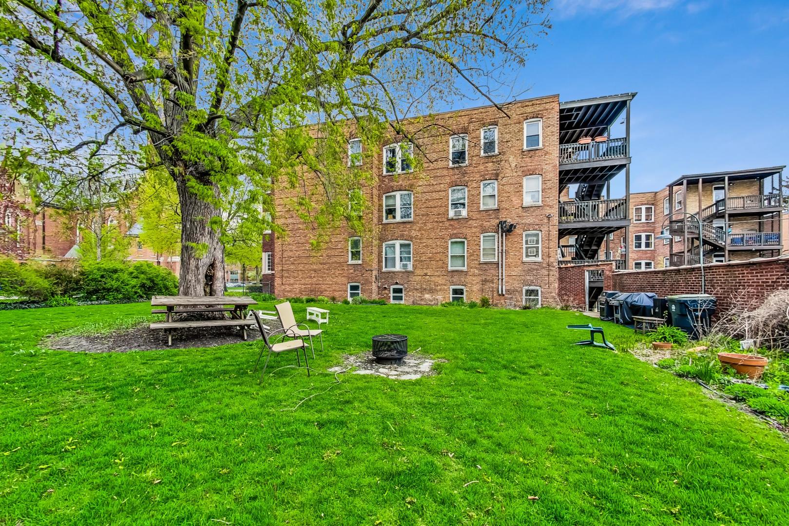 813 Ridge Avenue Unit: 3