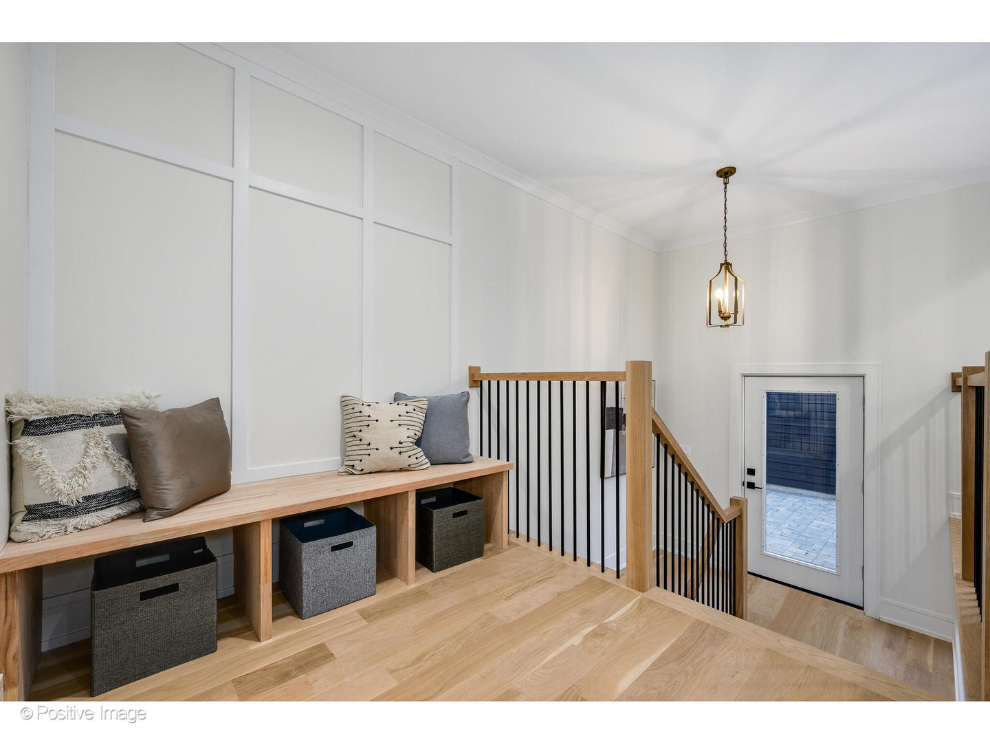 3930 N Claremont Avenue