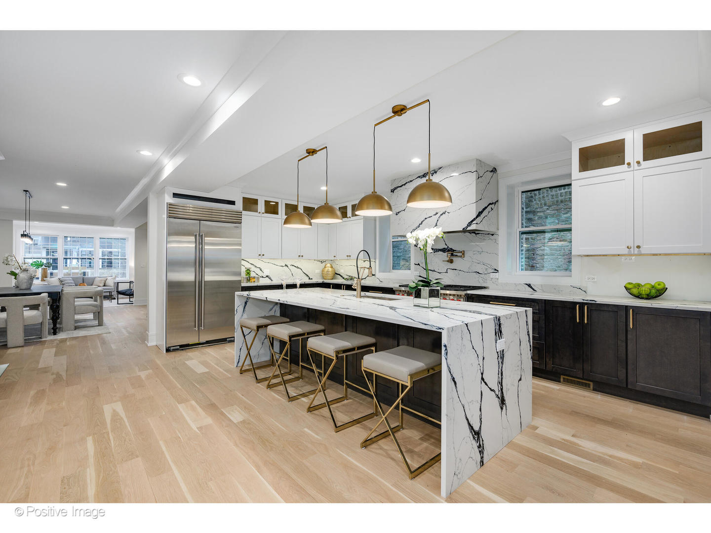 3930 N Claremont Avenue