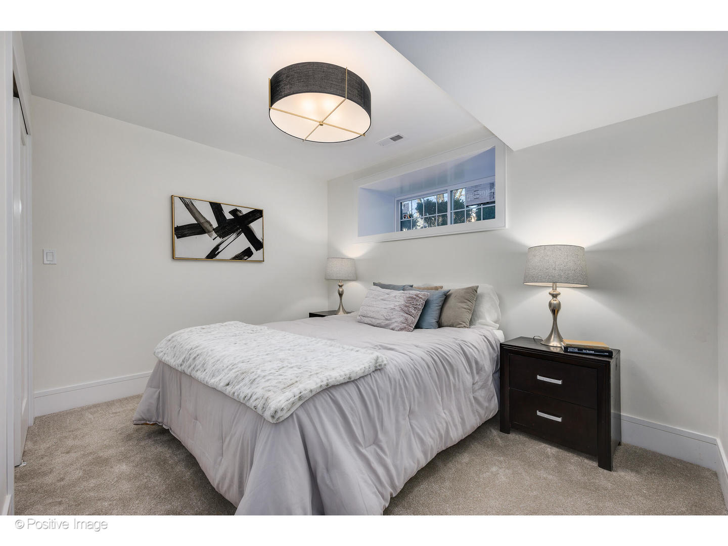 3930 N Claremont Avenue