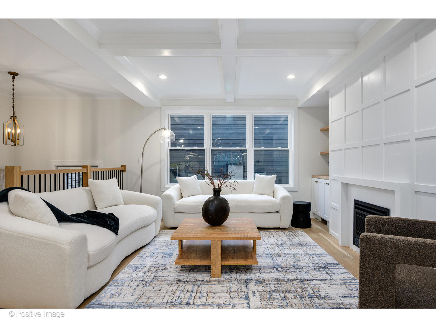 3930 N Claremont Avenue