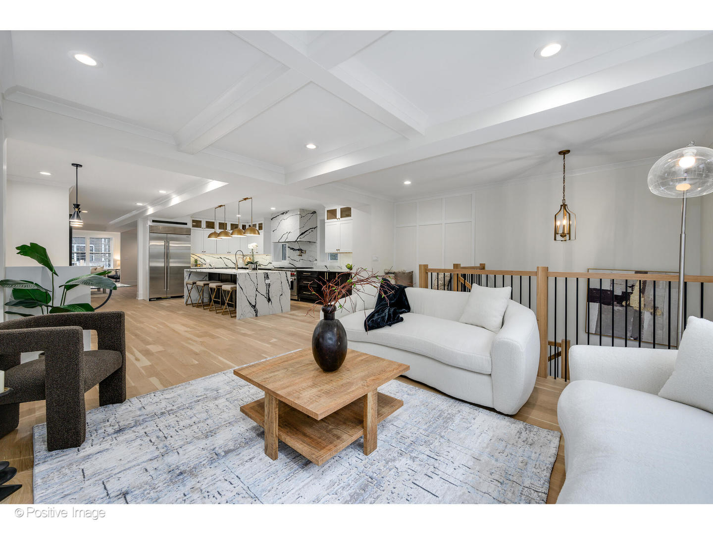 3930 N Claremont Avenue