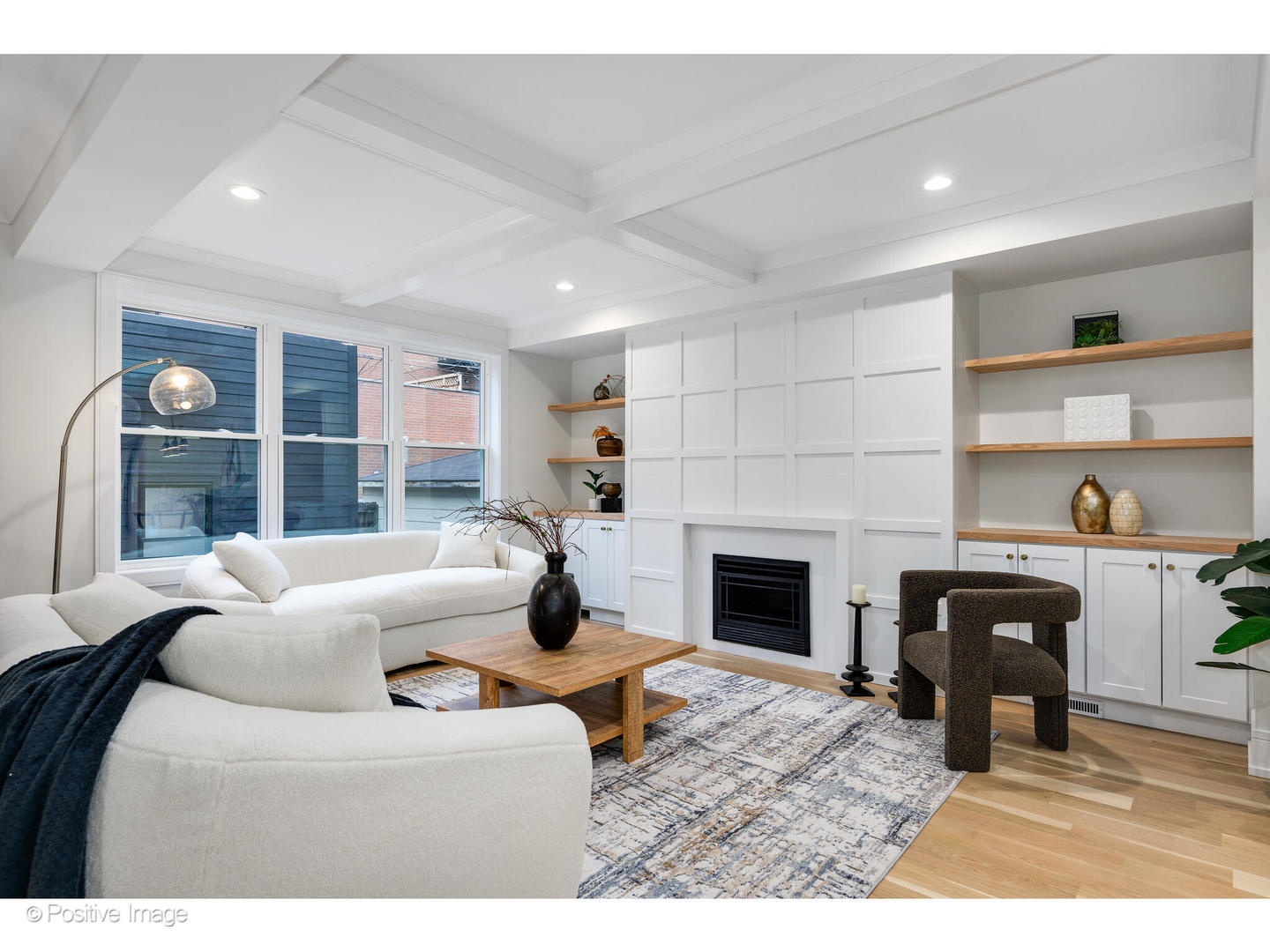 3930 N Claremont Avenue