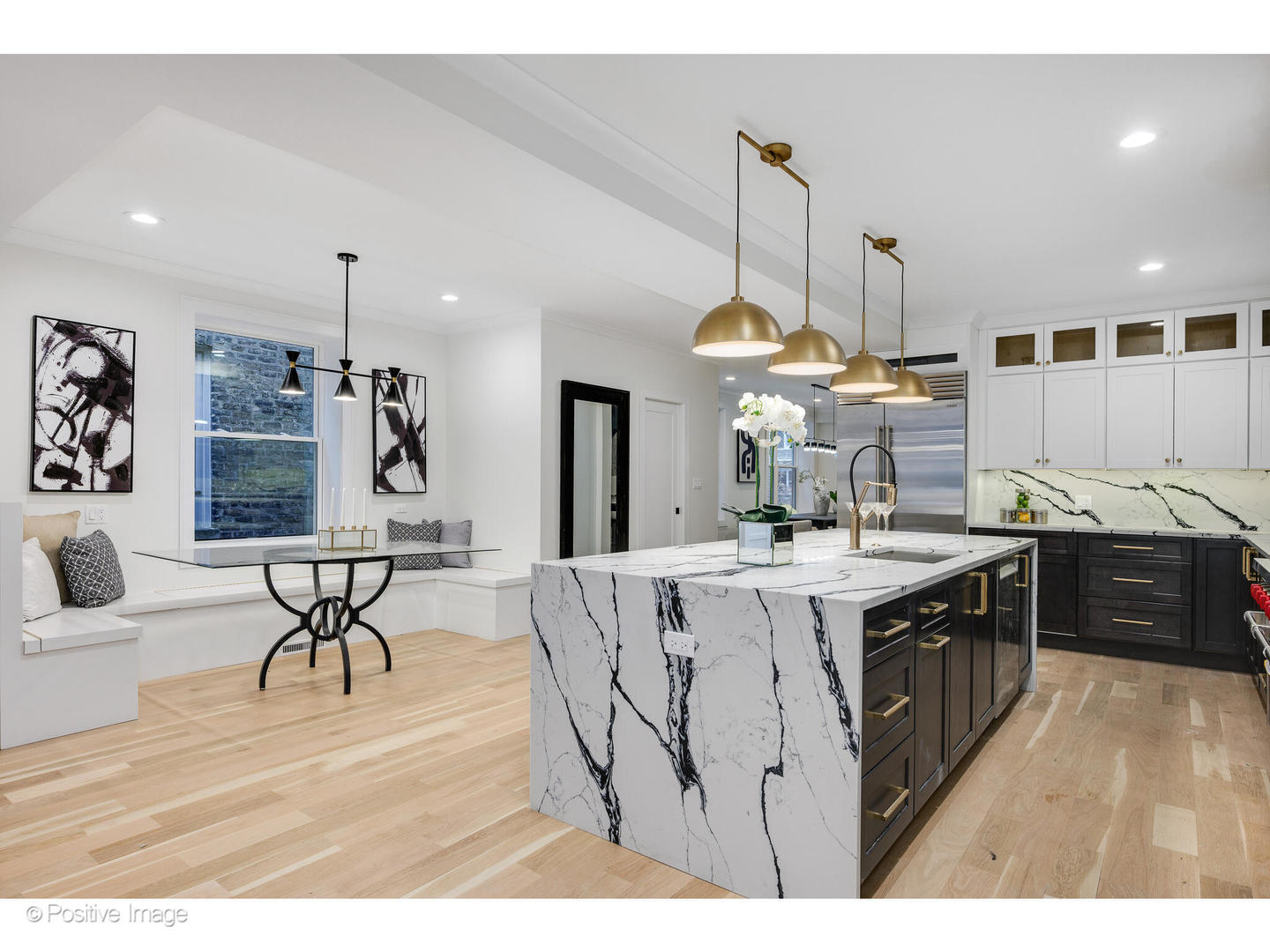 3930 N Claremont Avenue