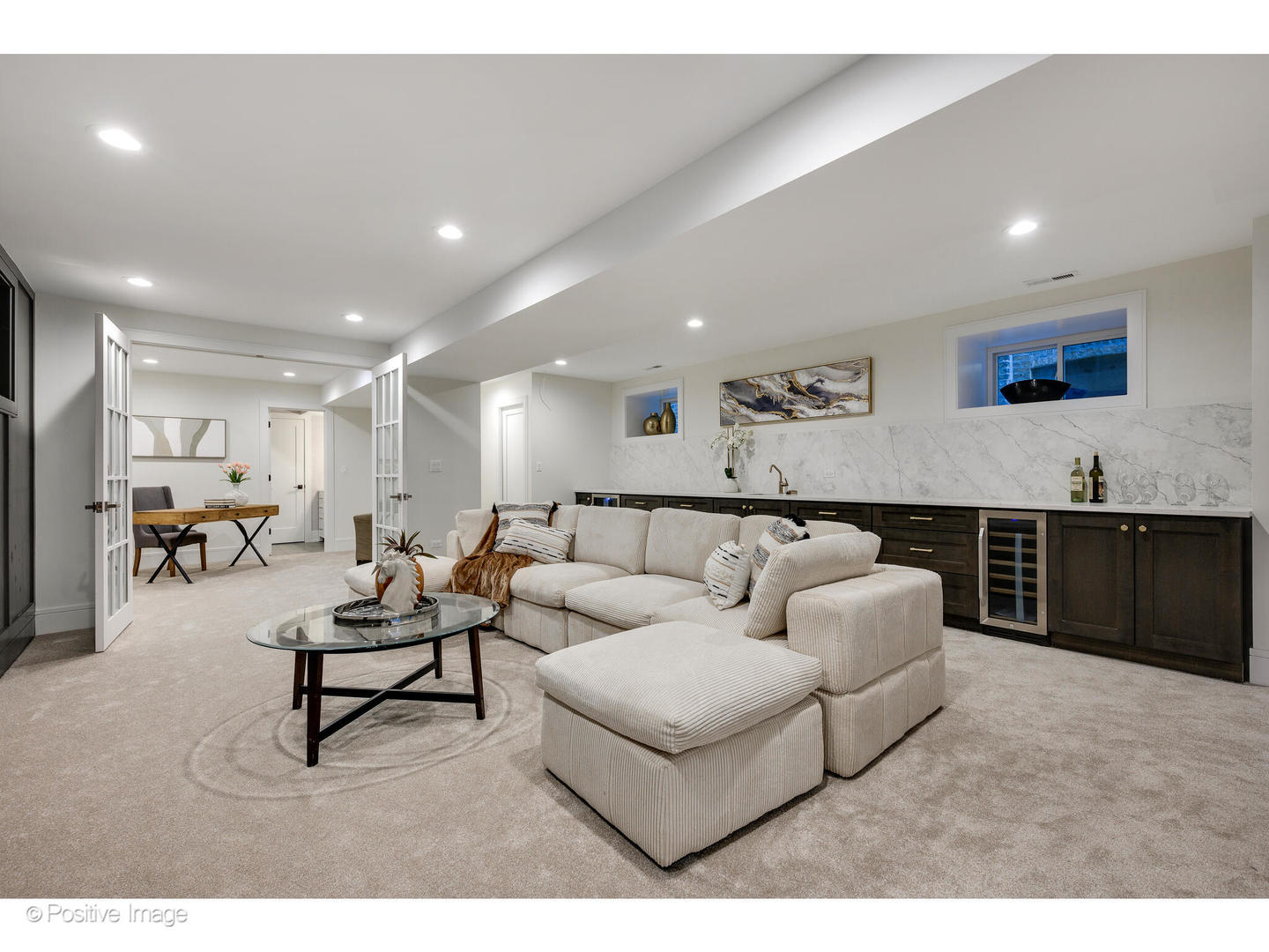 3930 N Claremont Avenue