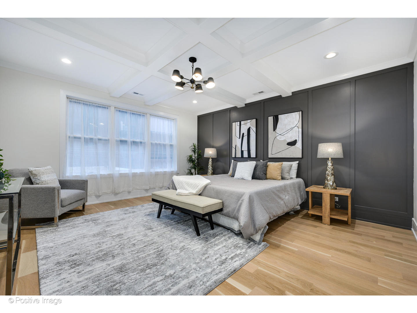 3930 N Claremont Avenue