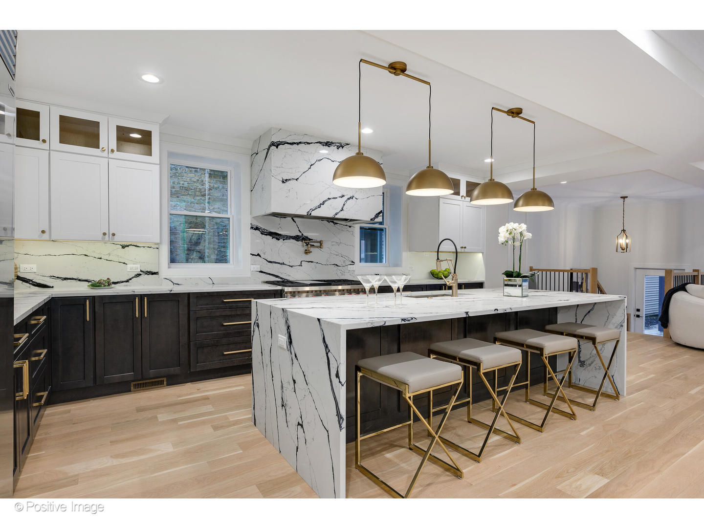 3930 N Claremont Avenue