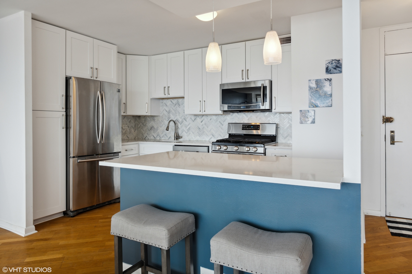 2800 N Lake Shore Drive Unit: 4115