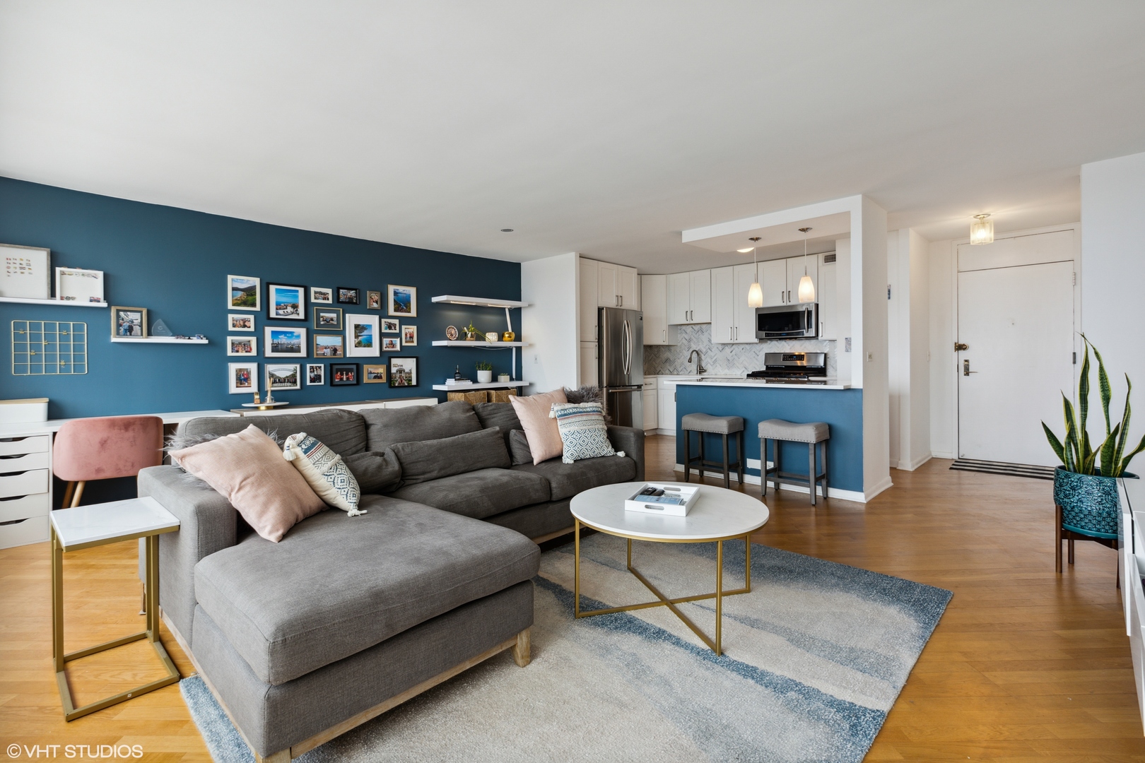 2800 N Lake Shore Drive Unit: 4115