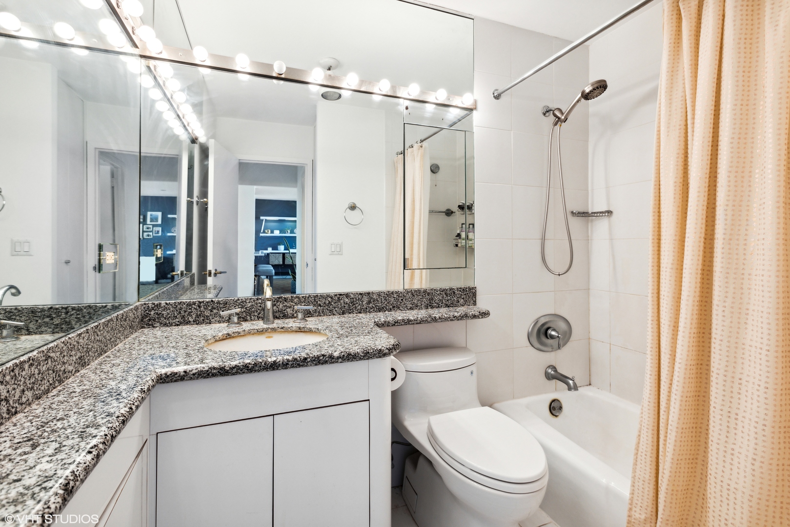2800 N Lake Shore Drive Unit: 4115
