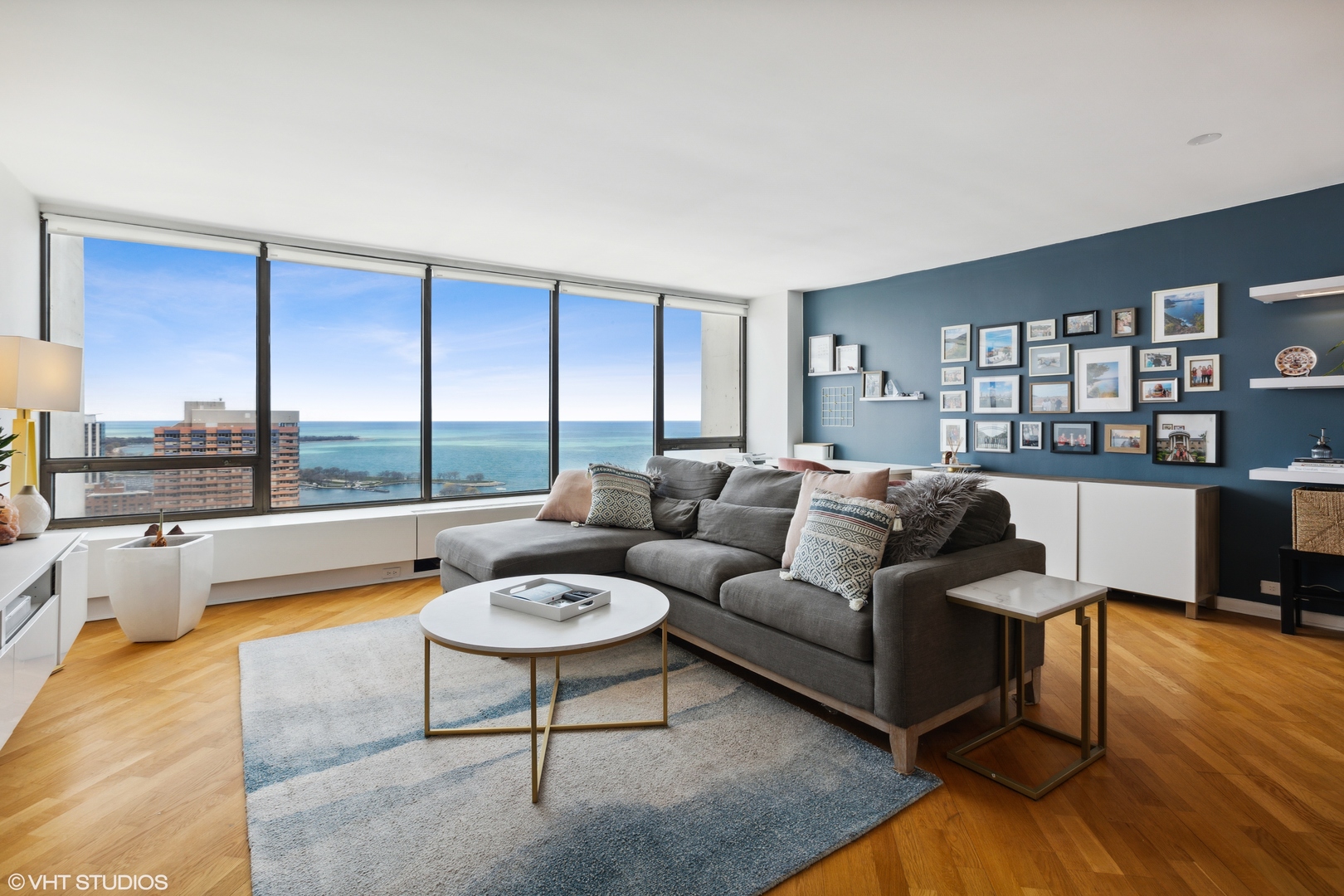 2800 N Lake Shore Drive Unit: 4115