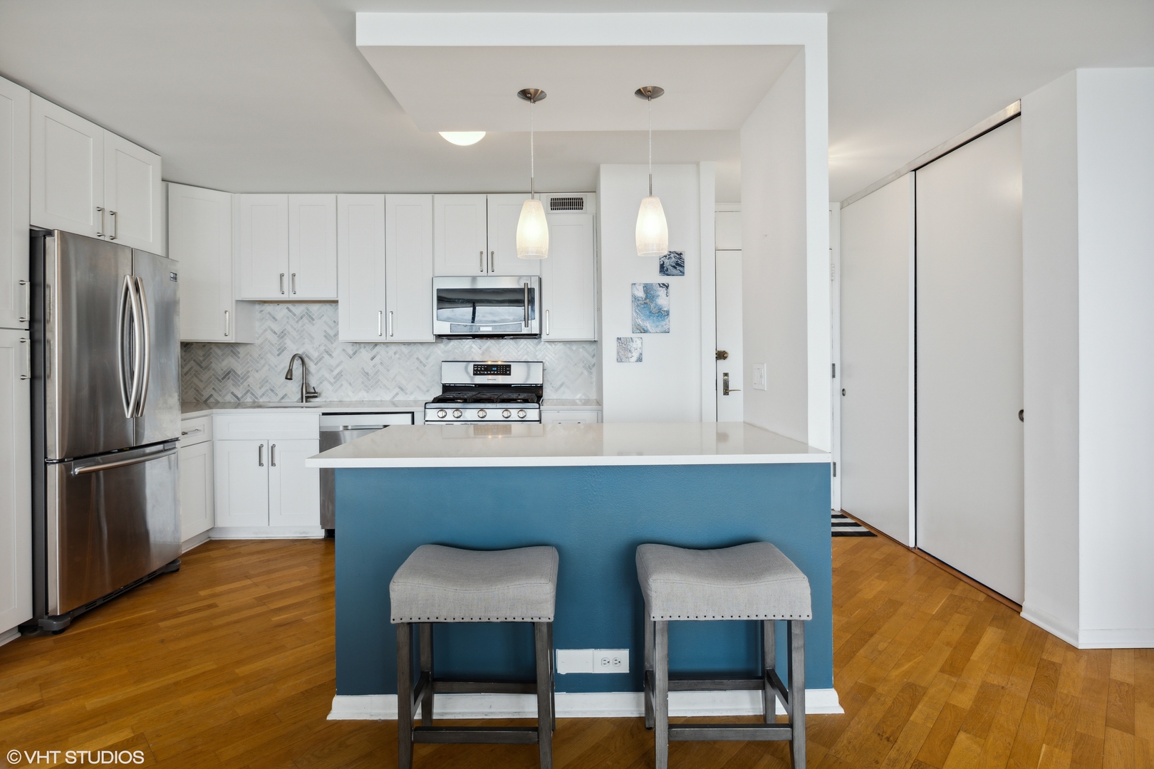 2800 N Lake Shore Drive Unit: 4115