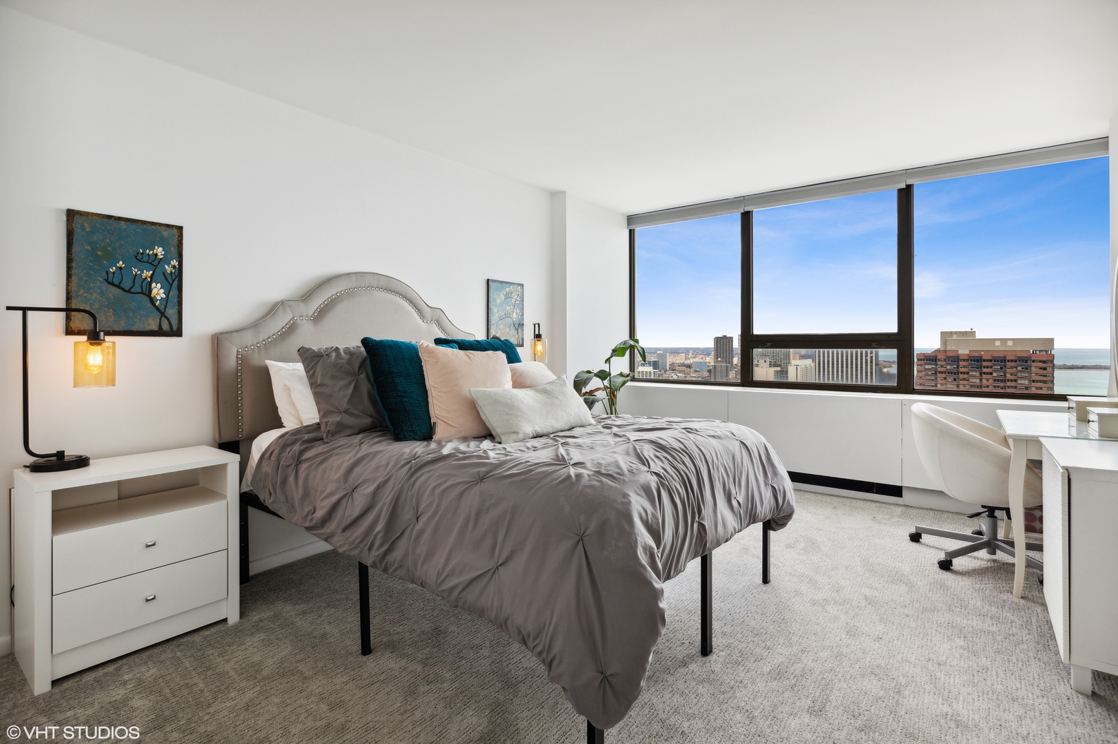 2800 N Lake Shore Drive Unit: 4115