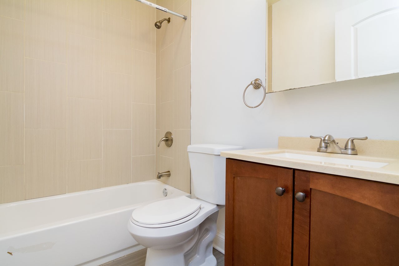 6448 N Seeley Avenue Unit: 3N