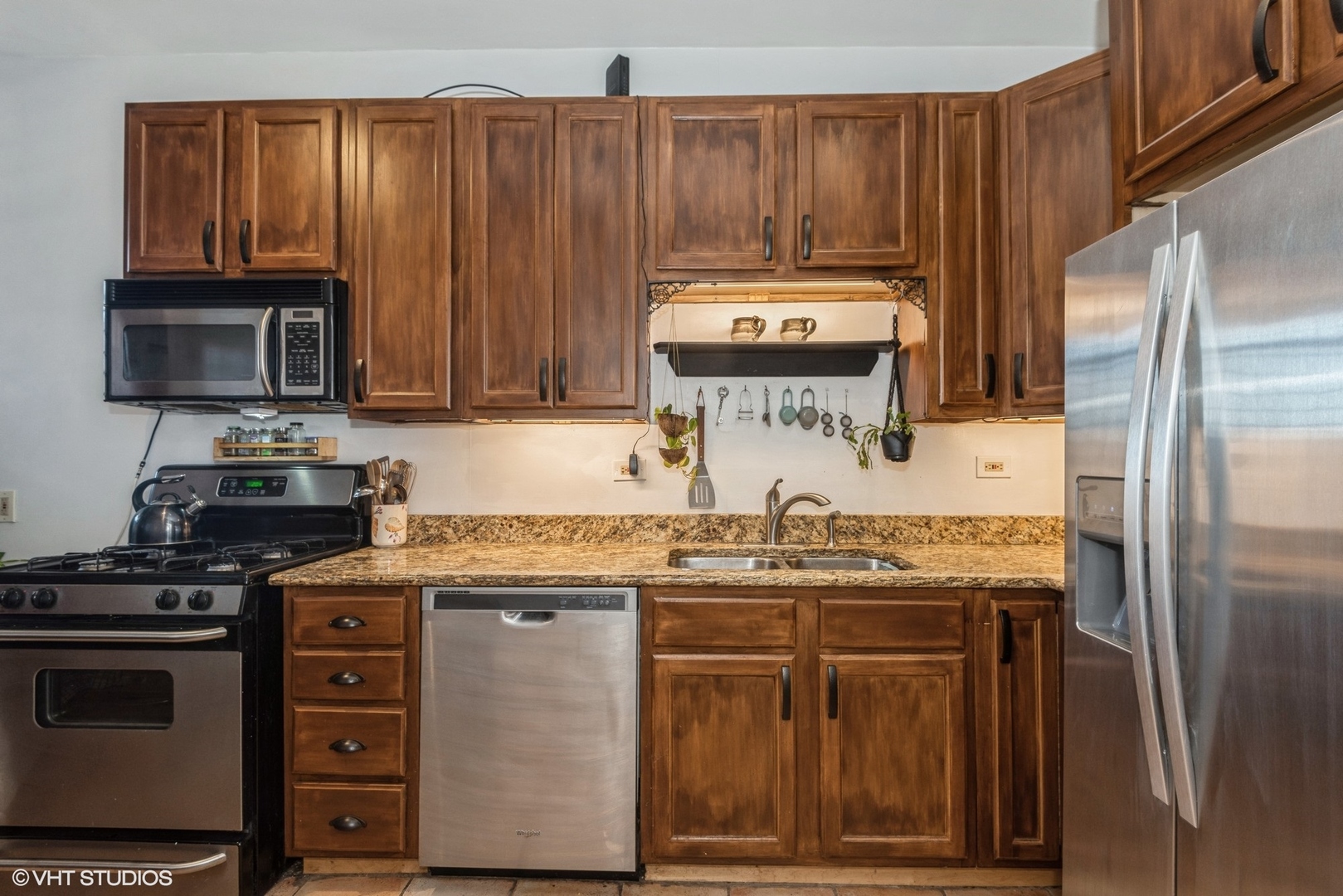 6624 N Clark Street Unit: 3A