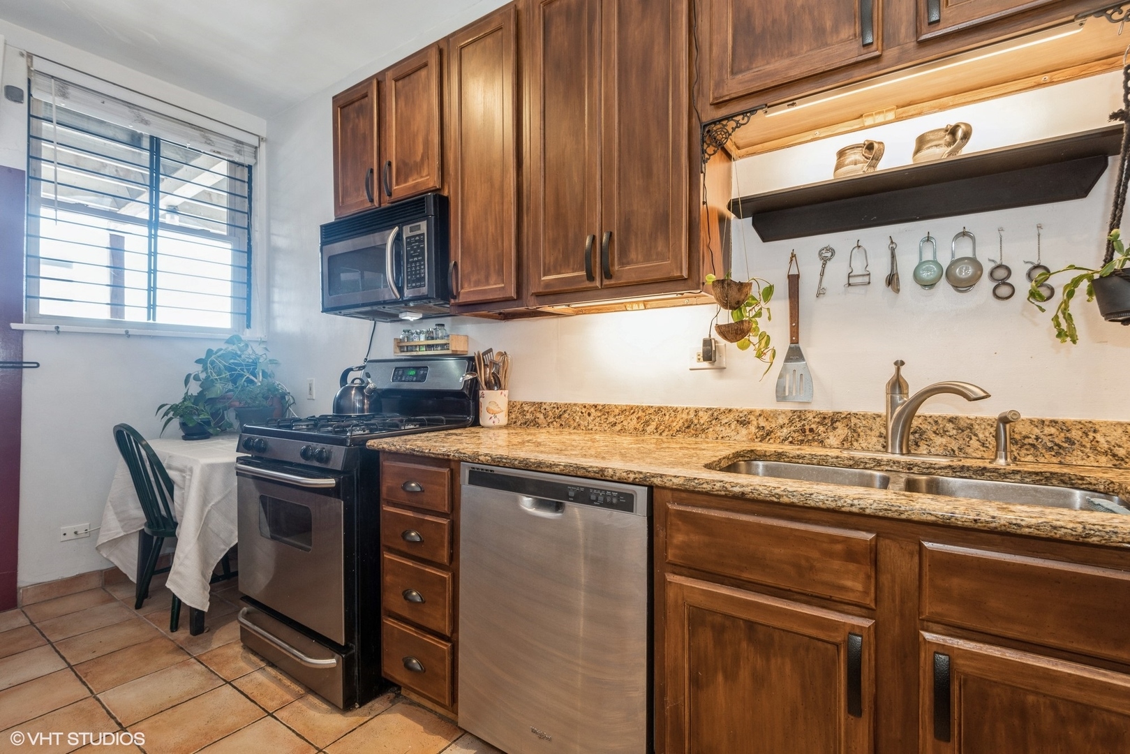 6624 N Clark Street Unit: 3A