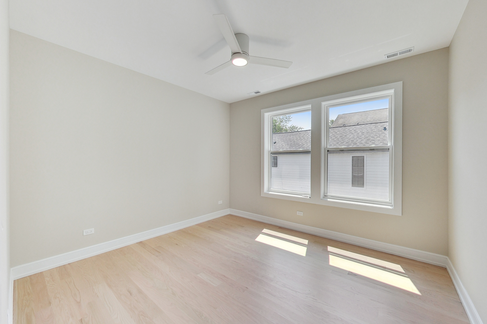 3835 N HERMITAGE Avenue