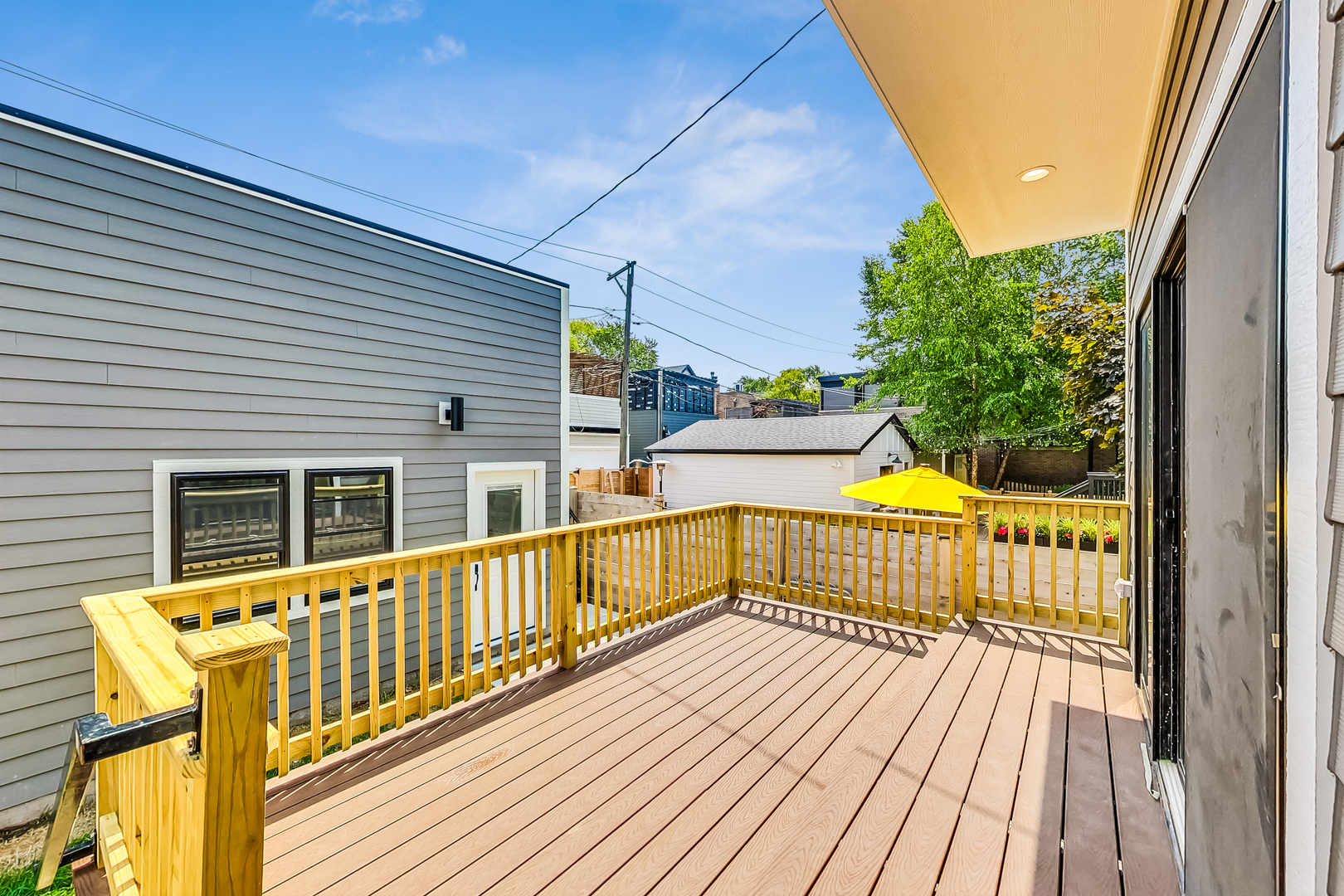 3835 N HERMITAGE Avenue