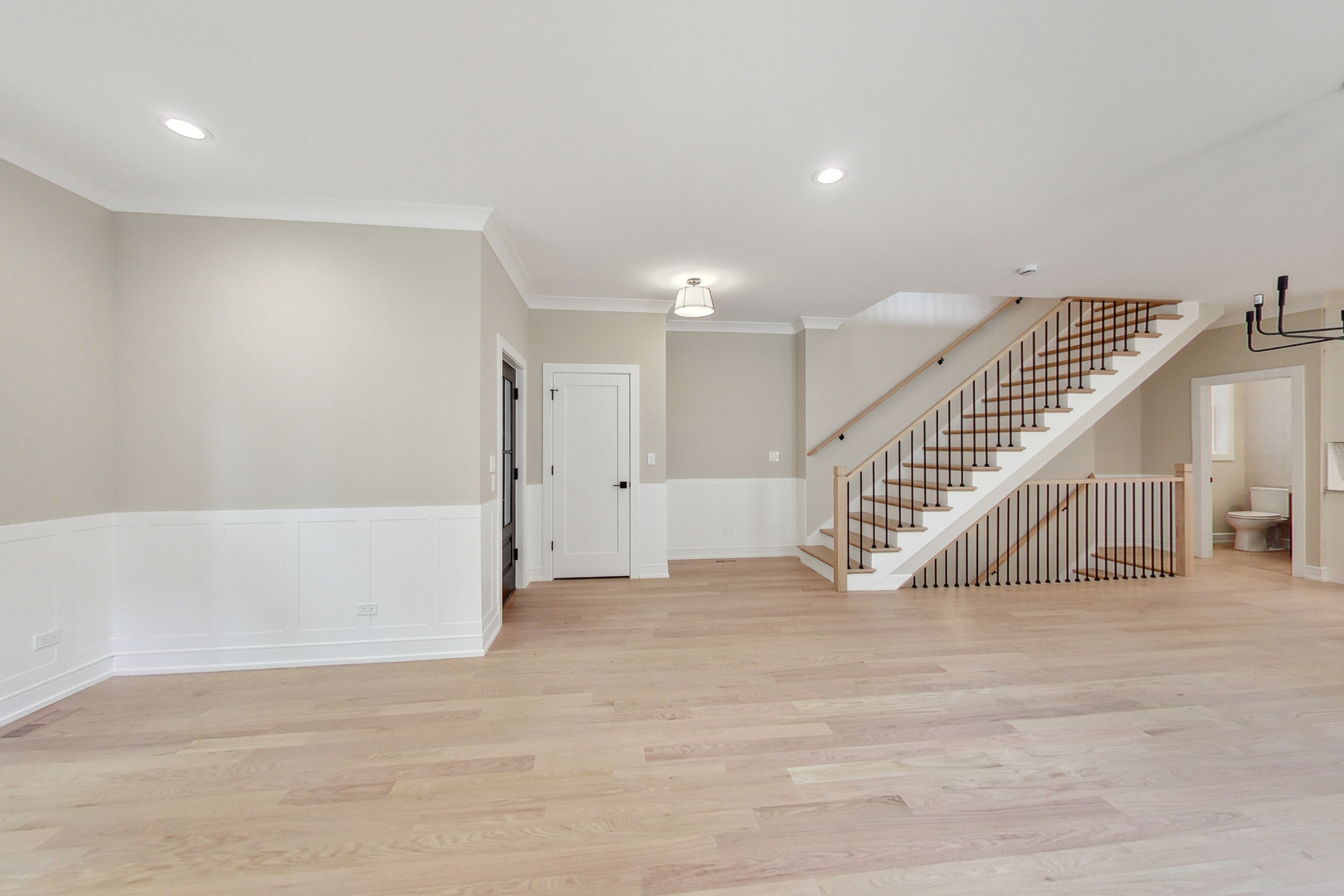 3835 N HERMITAGE Avenue