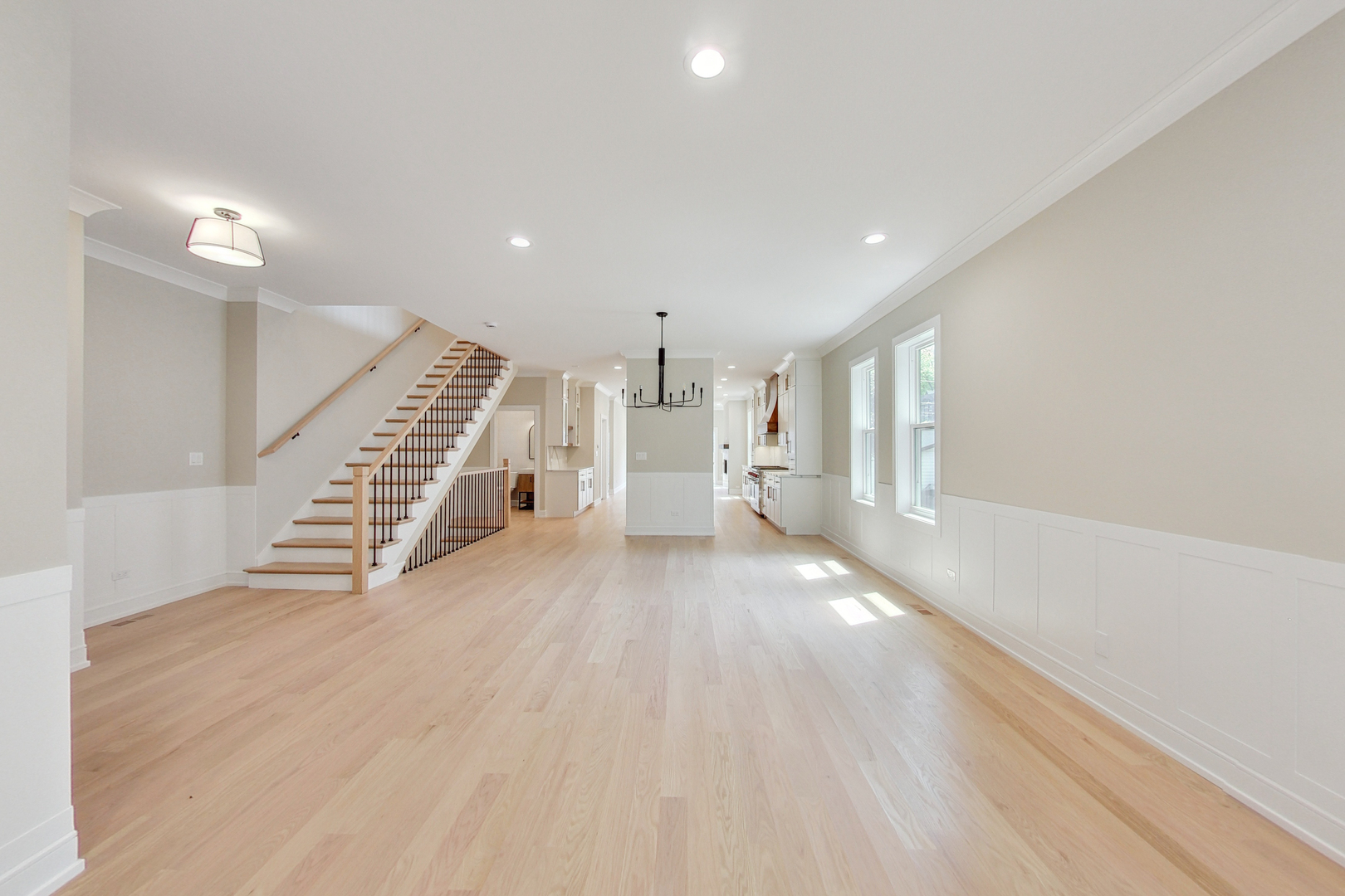 3835 N HERMITAGE Avenue