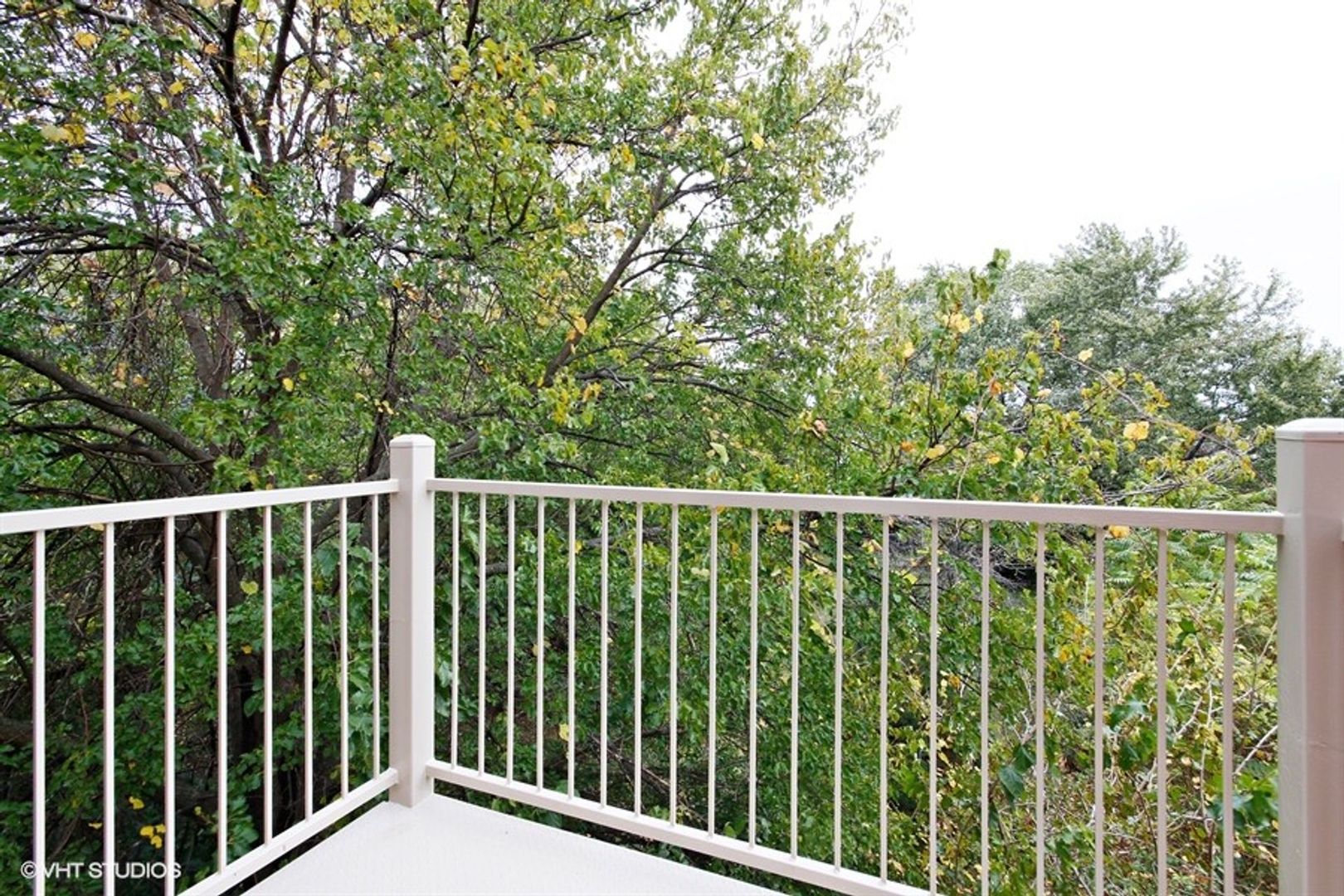 4111 N NARRAGANSETT Avenue Unit: 201